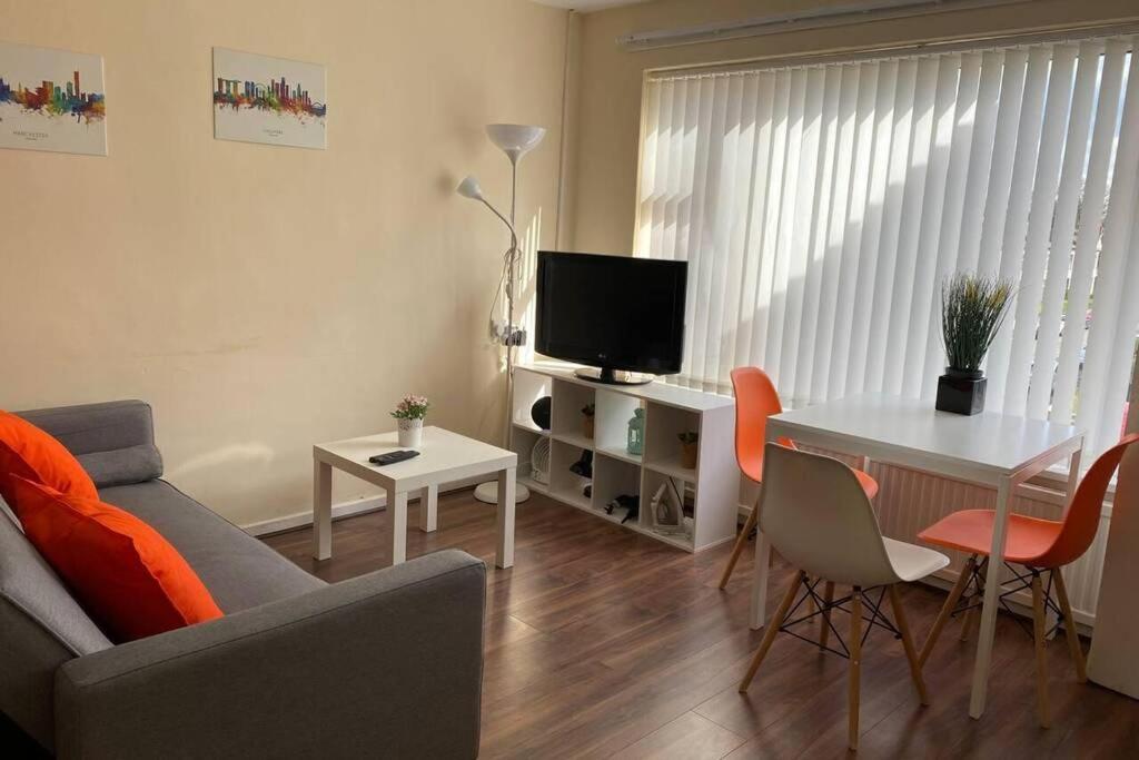 Conveniently Situated 1Bed Apt In Stretford Apartment Manchester Exterior foto