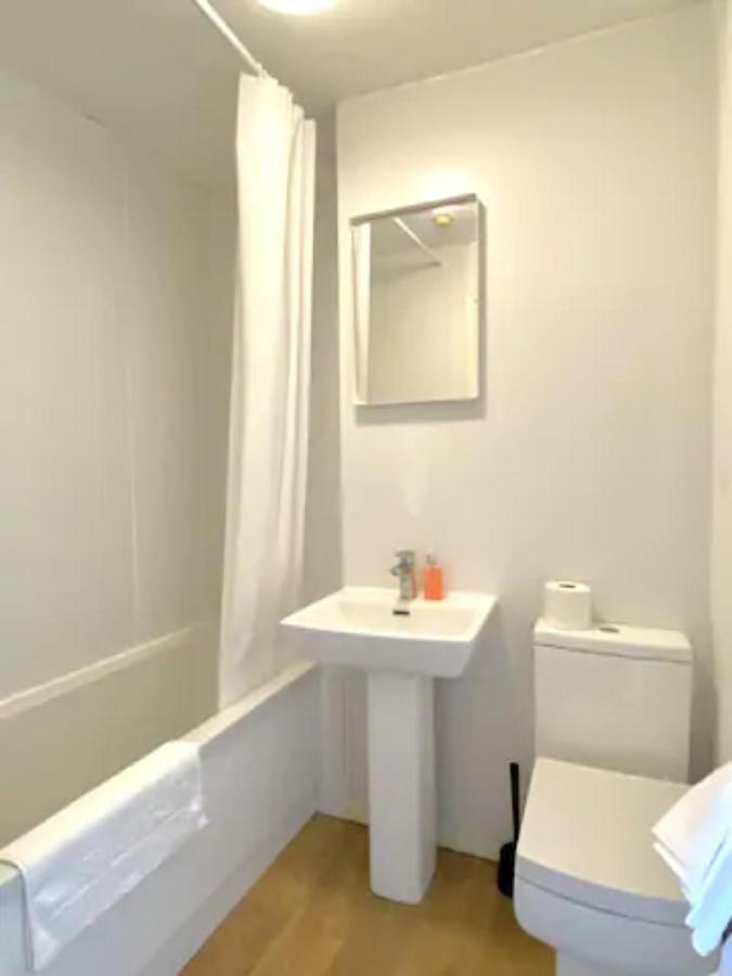 Conveniently Situated 1Bed Apt In Stretford Apartment Manchester Exterior foto