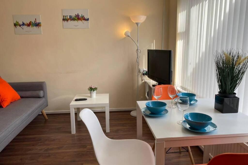 Conveniently Situated 1Bed Apt In Stretford Apartment Manchester Exterior foto
